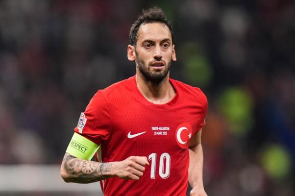 Hakan Çalhanoğlu'ndan Arda Güler için flaş transfer açıklaması: Sıcağı sıcağına duyurdu